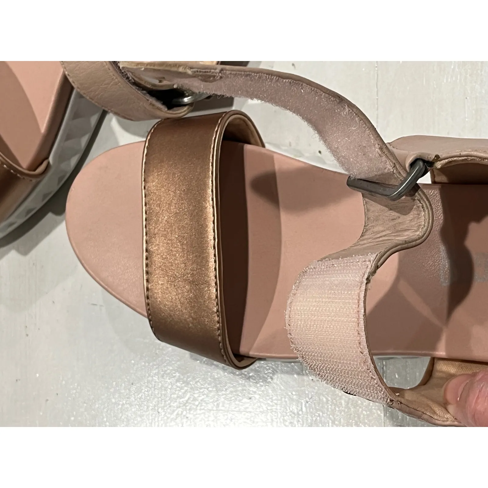 Fiesta Platform Sandals Rose Gold Straps White‎ Sole Women's Size 8M Pink - Image 5