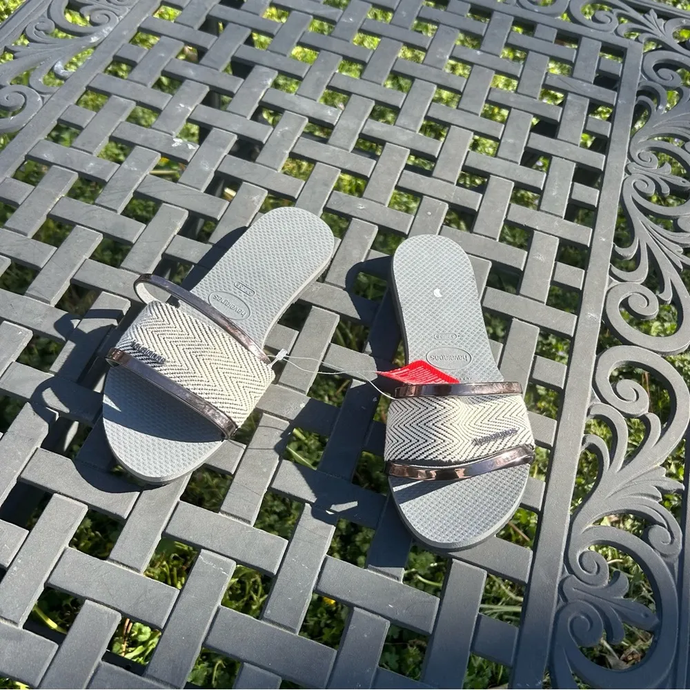 Nwt Havaianas Women's You Transcoso Premium Sandals size 7/8 US - Image 2