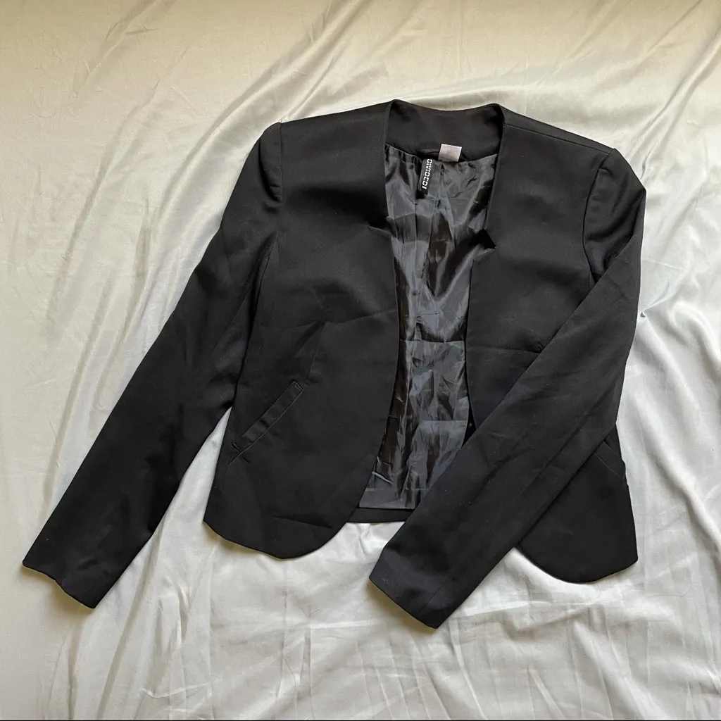 H&M black blazer with pockets - Size 2 - Image 8