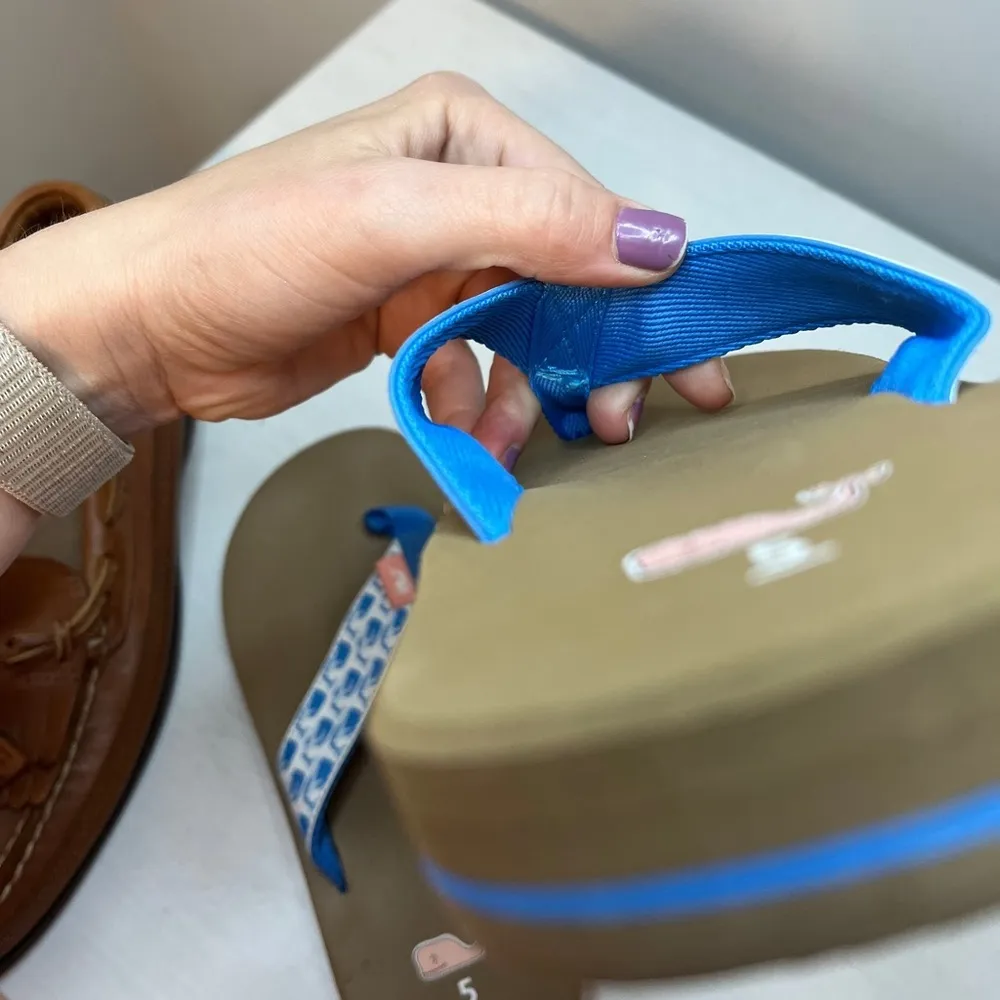 Vineyard Vines Watercolor Whale Blue Thong Flip Flops Sandals sz 5 - Image 10