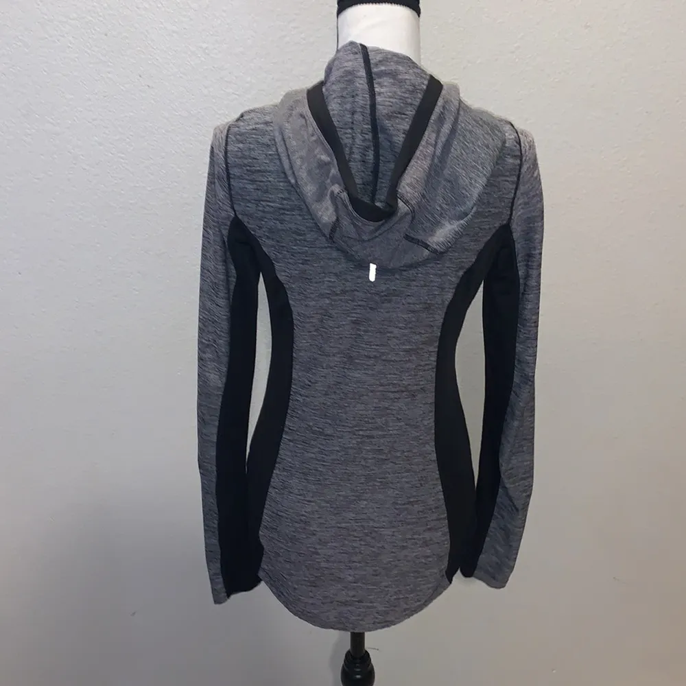Reebok  grey full zip up hooded athletic Long sleeve top - Image 6