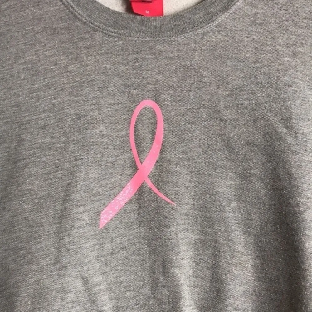 Pink stuff gray pullover with breast cancer awareness pink bow logo size medium - Image 4
