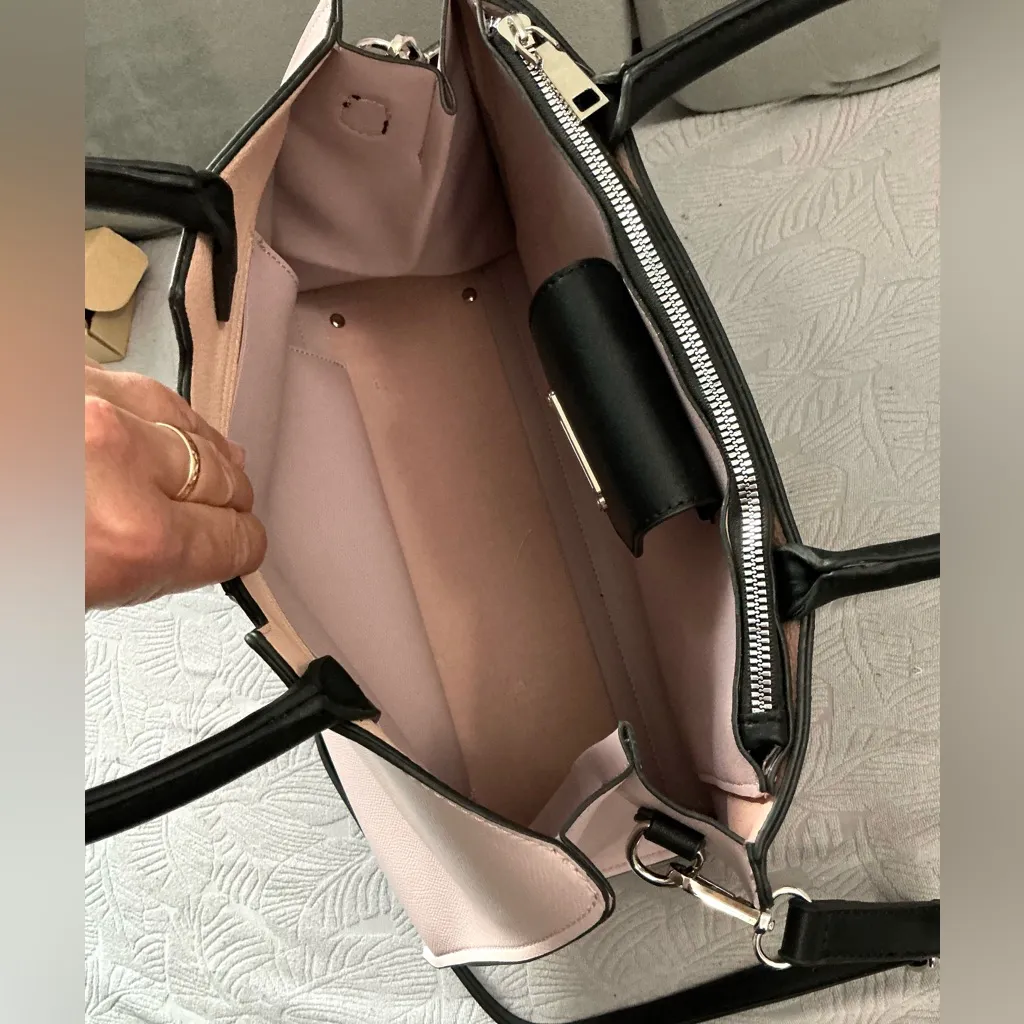 Nice ELEGANT SPACIOUS tote 🌷🌷 Pink - Image 11