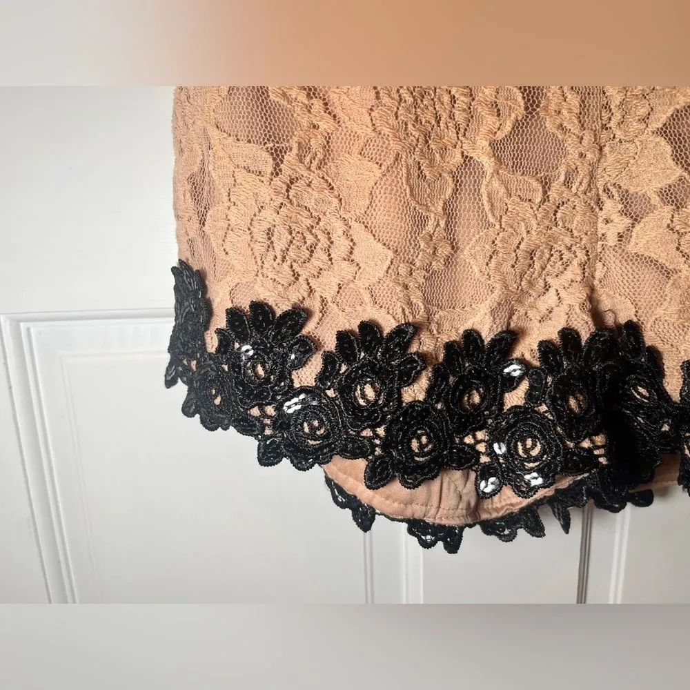 Sequin Trim Lace Romper Nude and Black Size Small - Image 5