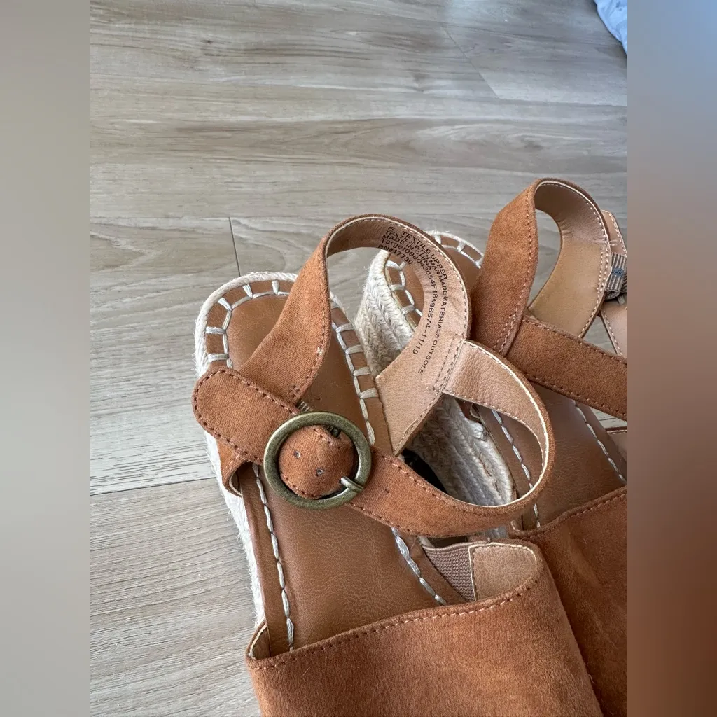 Universal threads platform brown sandals - Image 5