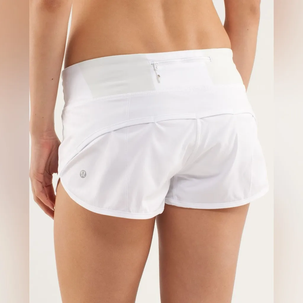 Lululemon  Speed Up Shorts- Lined 2.5”- White- Size 6 - Image 2