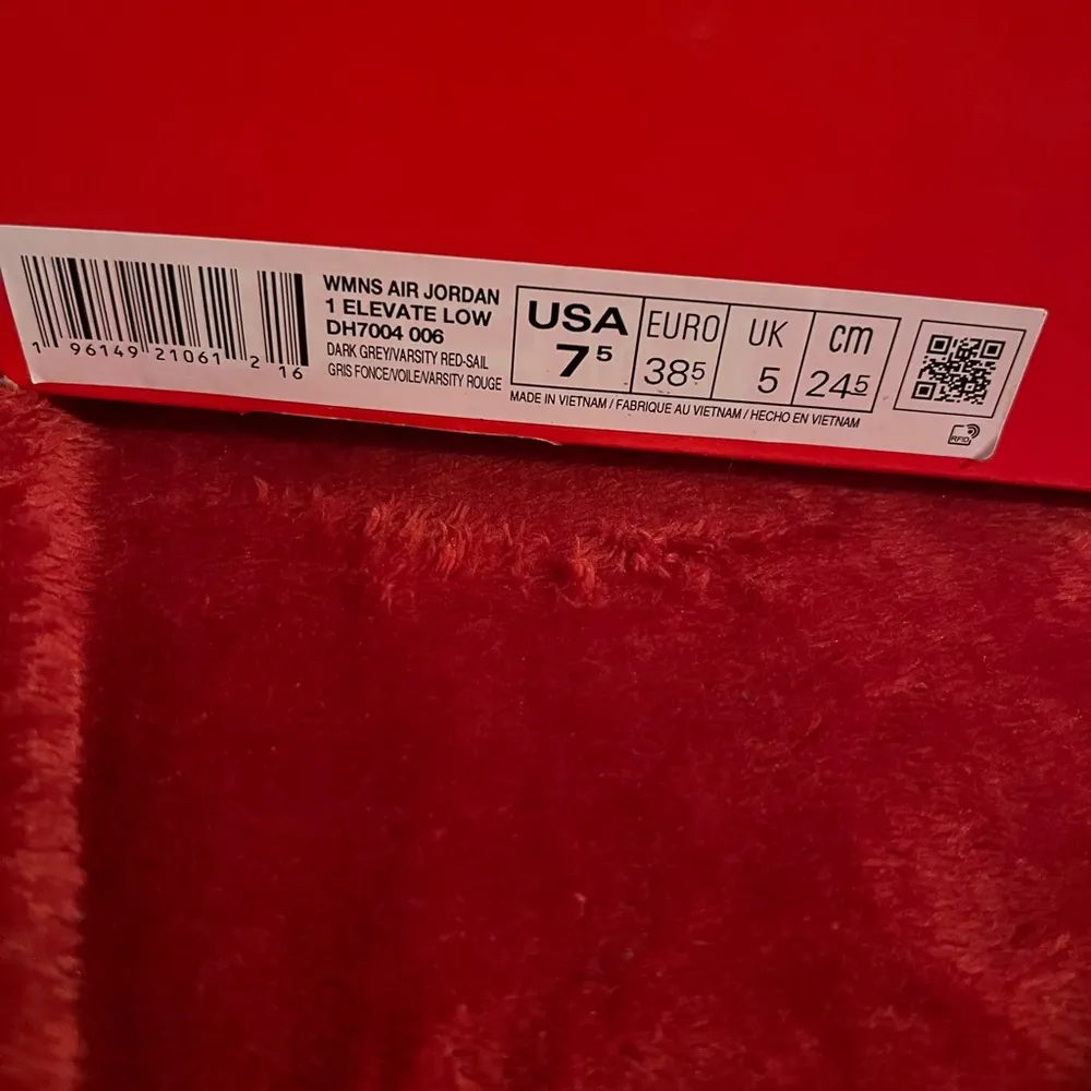 Jordan 1 Elevate Low Varsity Red and Charcoal Gray - Image 6