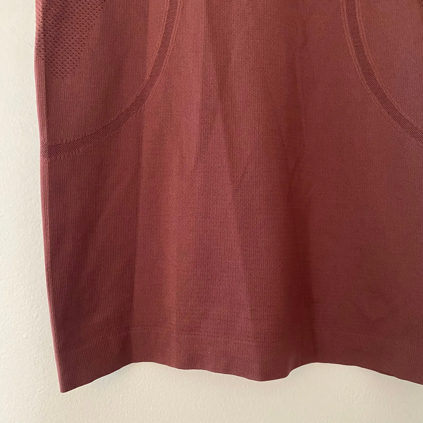 Lululemon Maroon Purple Swiftly Tech Short Sleeve Shirt Athleisure Women size 4 - Image 4