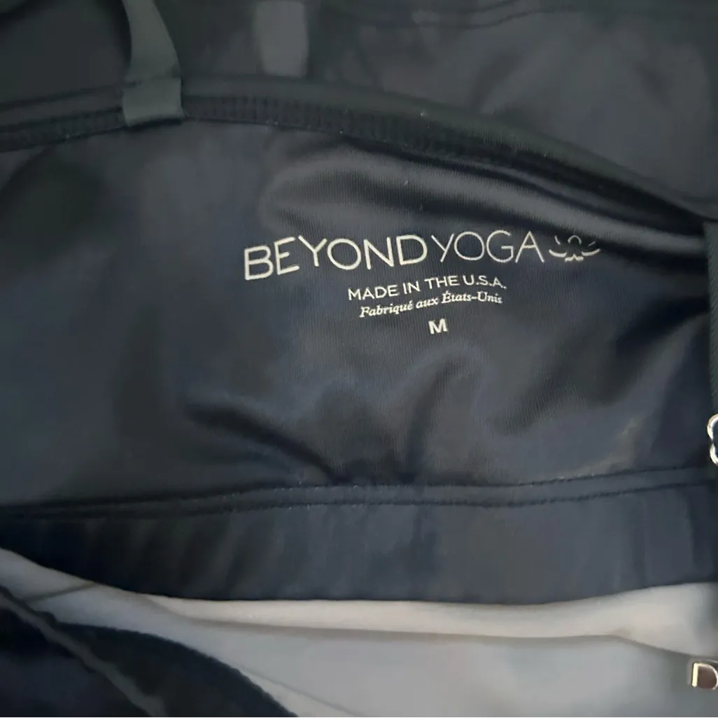 Beyond Yoga Scooped Out Cropped Cank Top. Blue Tie-Dye Size Medium - Image 7