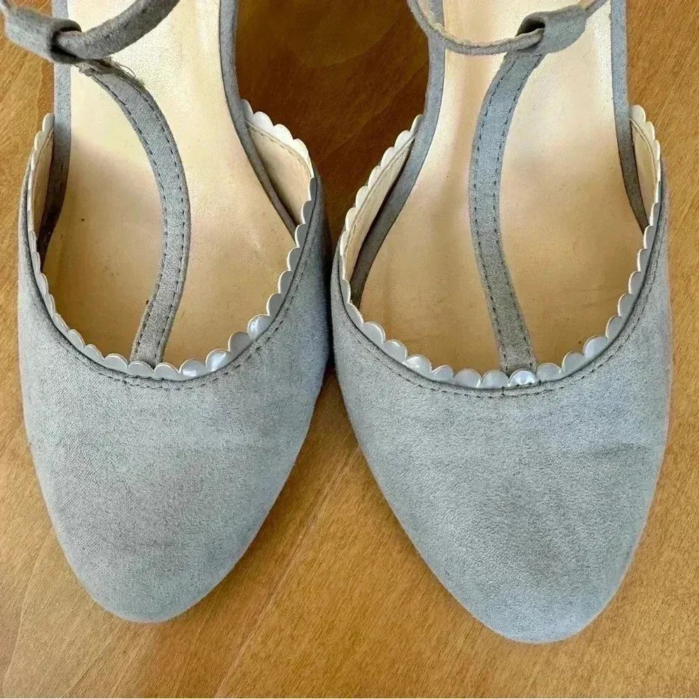 Nine West Dusty Blue Round Toe T-Strap Hillman Heel, Size 8.5M - Image 6