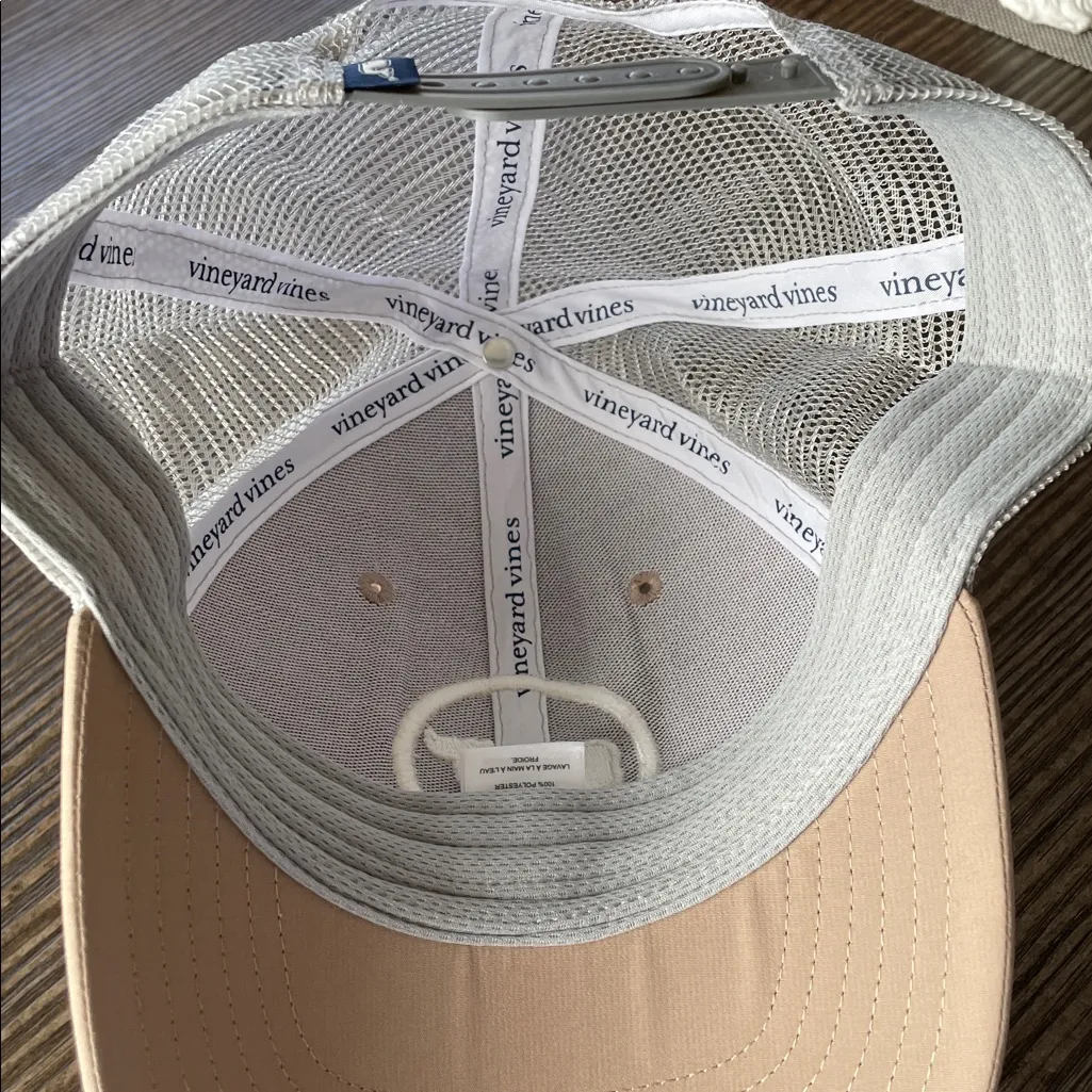 Vineyard Vines Performance whale Dot Trucker Hat - Image 6