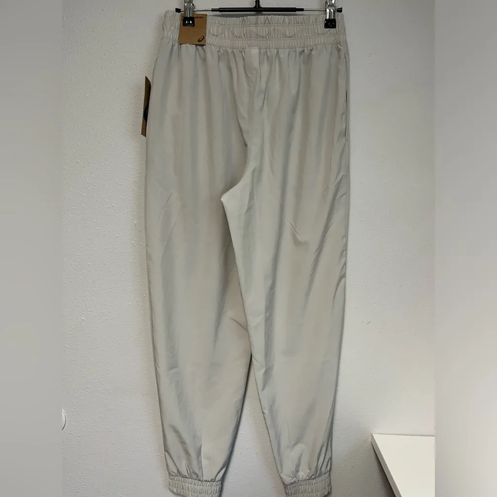 New Women’s Asics Joggers Size small - Image 3