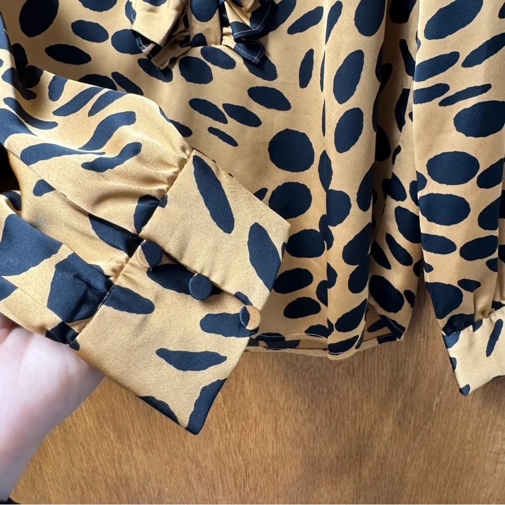 J. Crew Long-Sleeve Ruffle-Front Blouse Top Wavy Dots Leopard Animal Print XS - Image 8