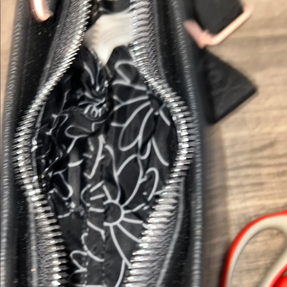 💐Betsey Johnson | Flower Shoulder Bag Includes Charm w/ Removable Strap - Image 10