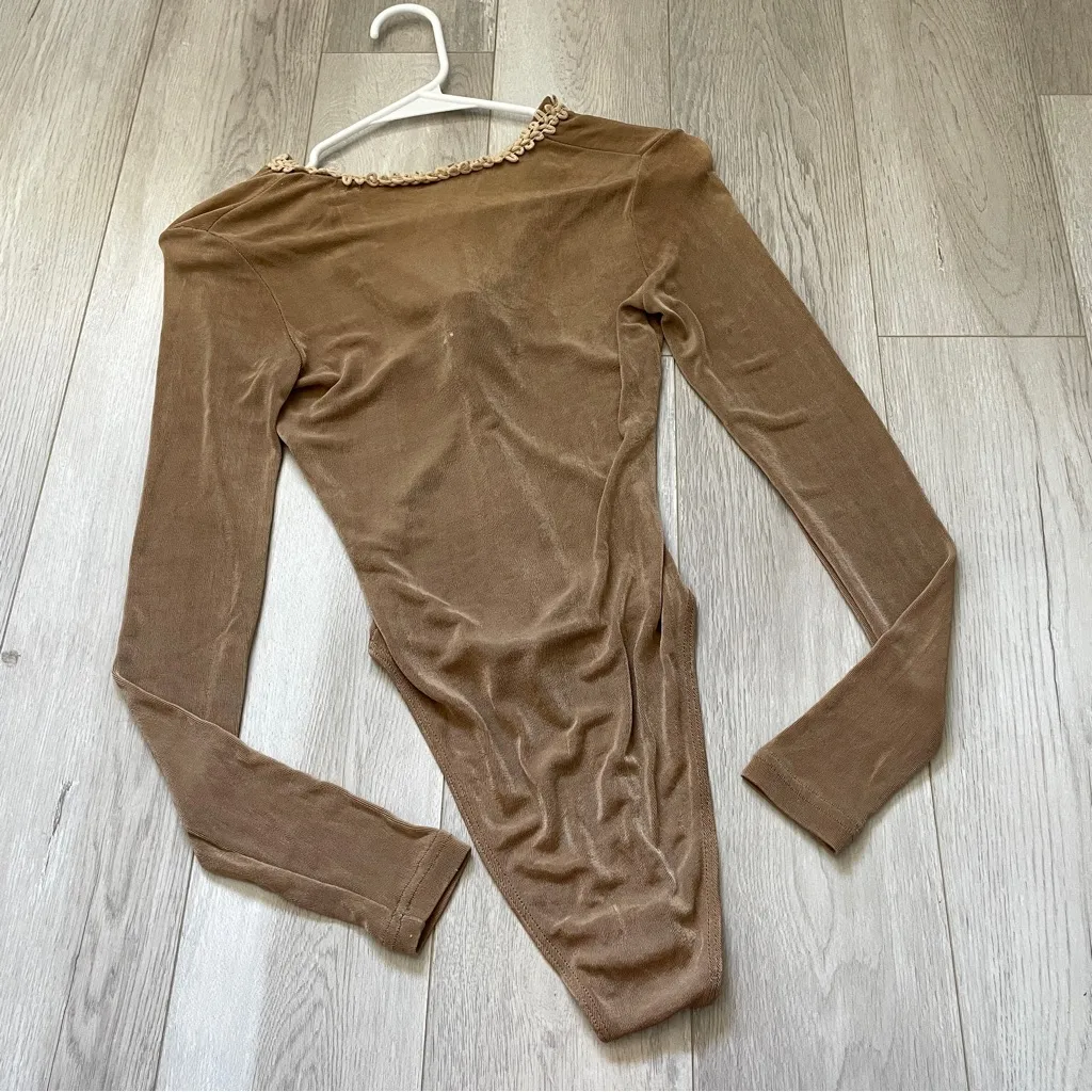 La Senza Bodysuit v neck twist crochet trim womens Brown small y2k romantic vtg - Image 4