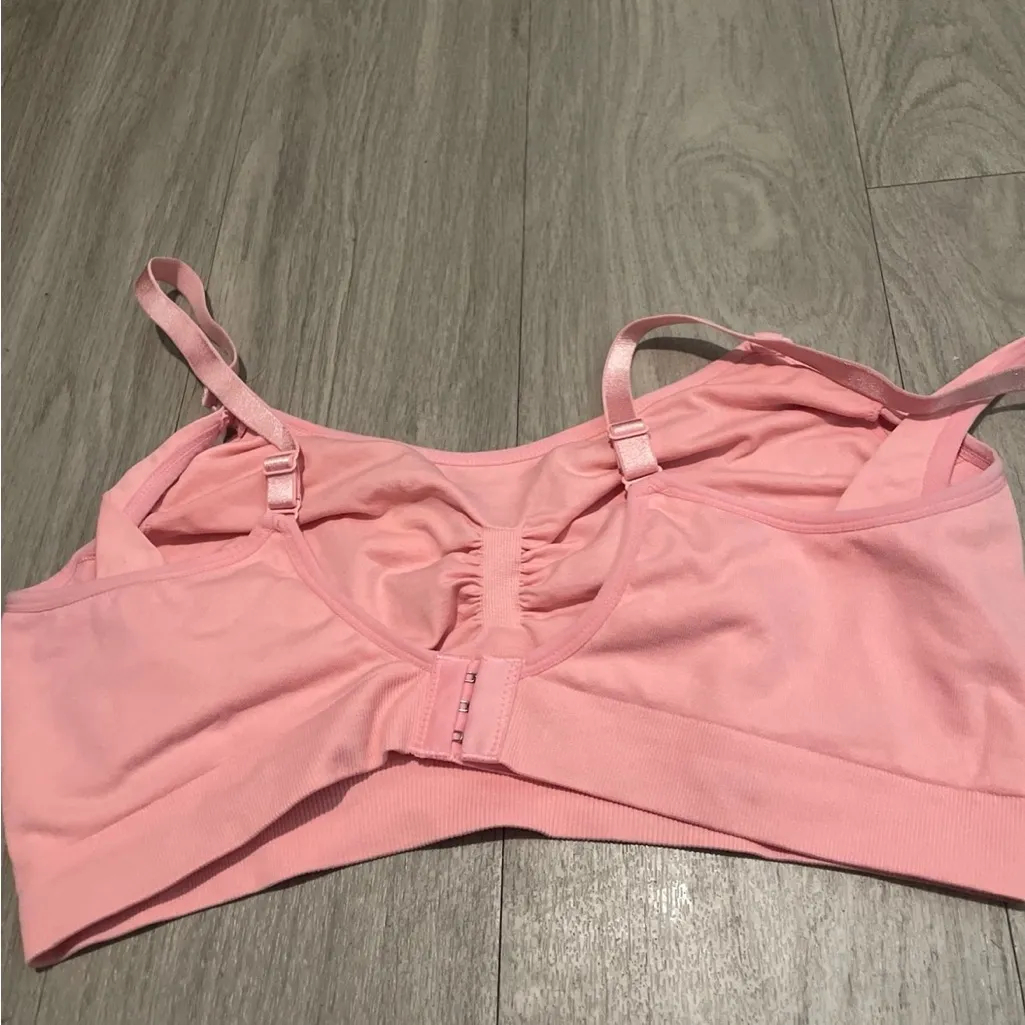 Elegant Soft Pink Sports Bra - Image 3