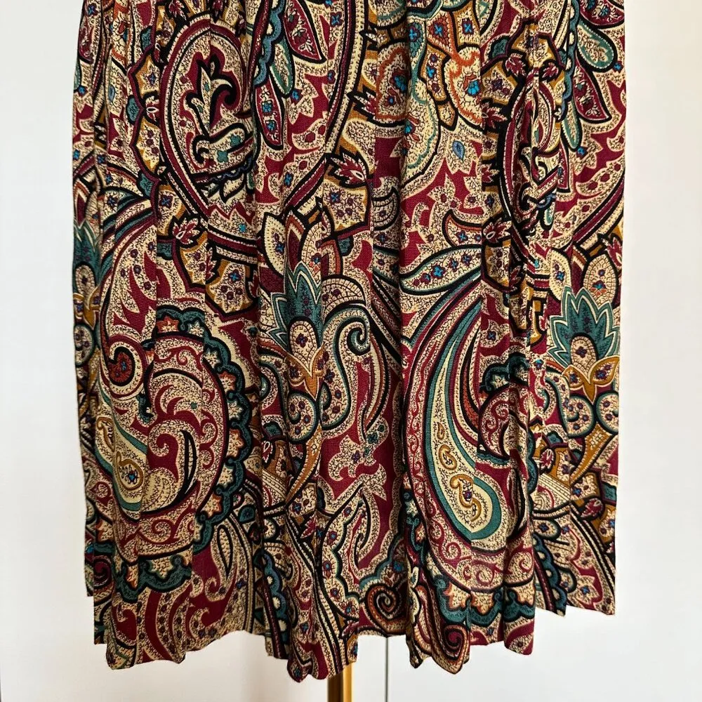 Vintage Paisley Pleated Midi Skirt Size Small 1970s USA Beige Red Elastic Waist - Image 3