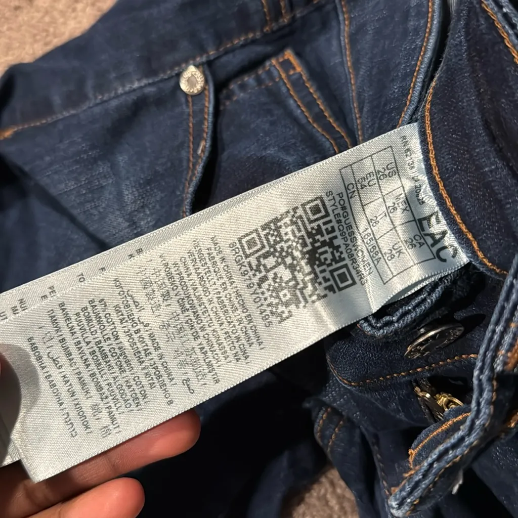 Guess Distressed Jeans SIZE 26 - Image 3