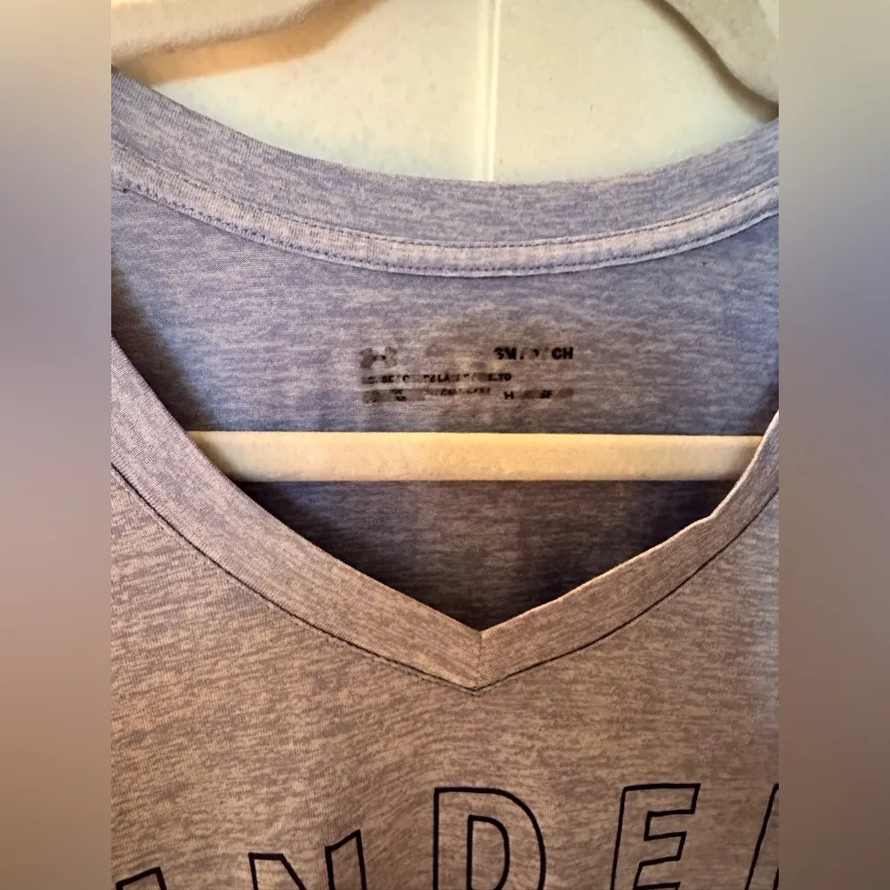 UNDER ARMOUR  WOMENS TECH GRAPHIC TWIST SSV T-SHIRT - Image 4