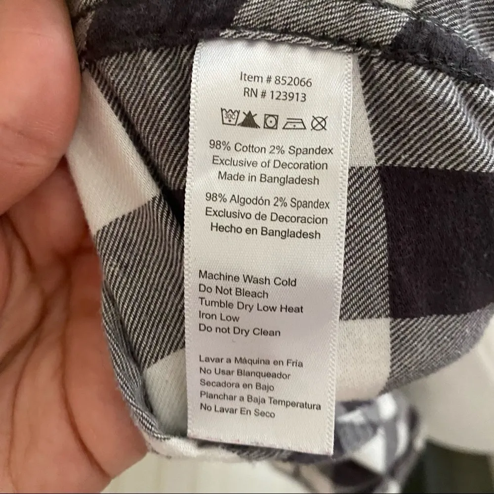 Black & white plaid flannel Size Small - Image 7