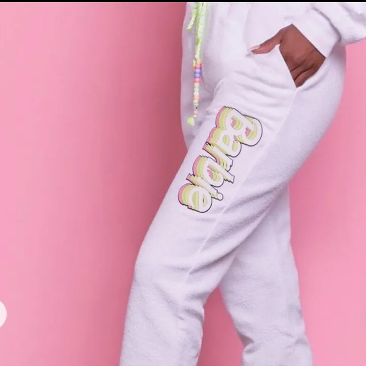 BARBIE LIMITED EDITION WHITE GRAPHIC JOGGERS Size undefined - Image 2