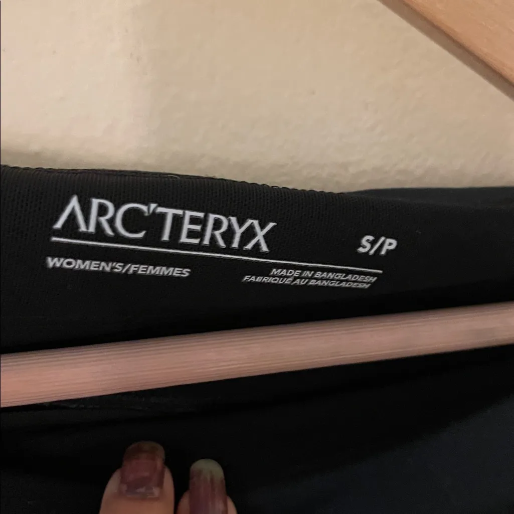 Arcteryx Axino knicker 3/4 Small women’s Black - Image 11