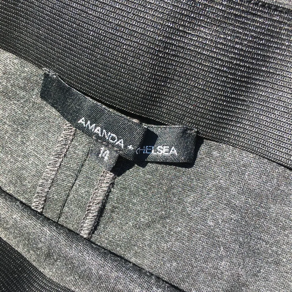 Amanda and Chelsea Gray Pencil Skirt (5) - Image 3