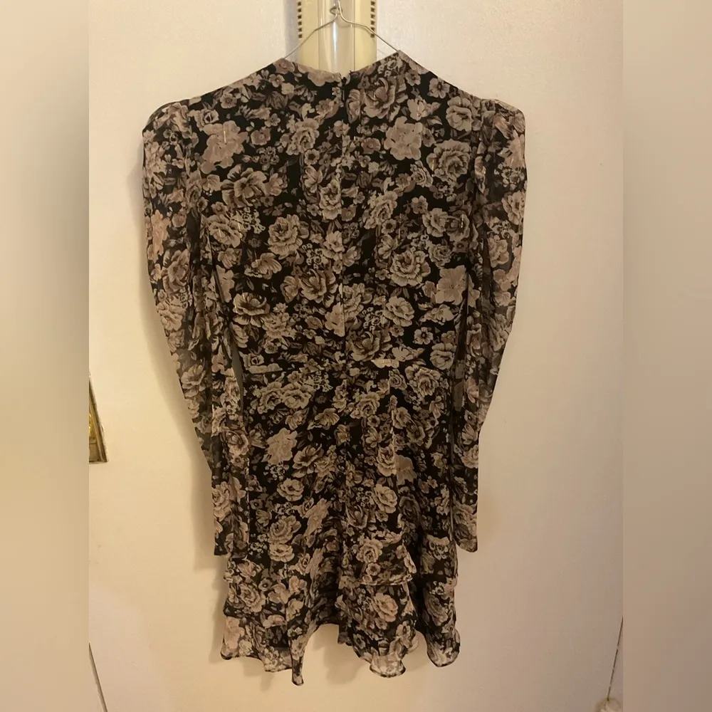 Bardot women Black and Beige Floral flare knee high dress size 2 petite XS - Image 6
