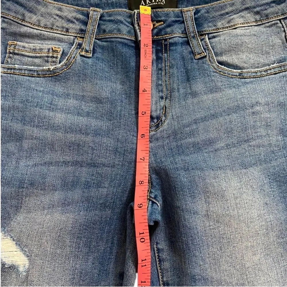 AKIRA Distressed Light Wash Denim Jeans skinny Fit Size 6 - Image 6