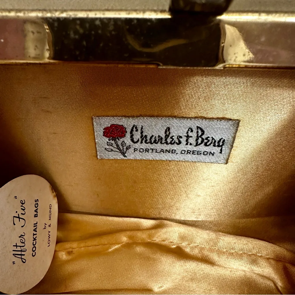 Chic Vintage Hollywood Glam Gold Clutch Dual Handles Kiss - Image 5