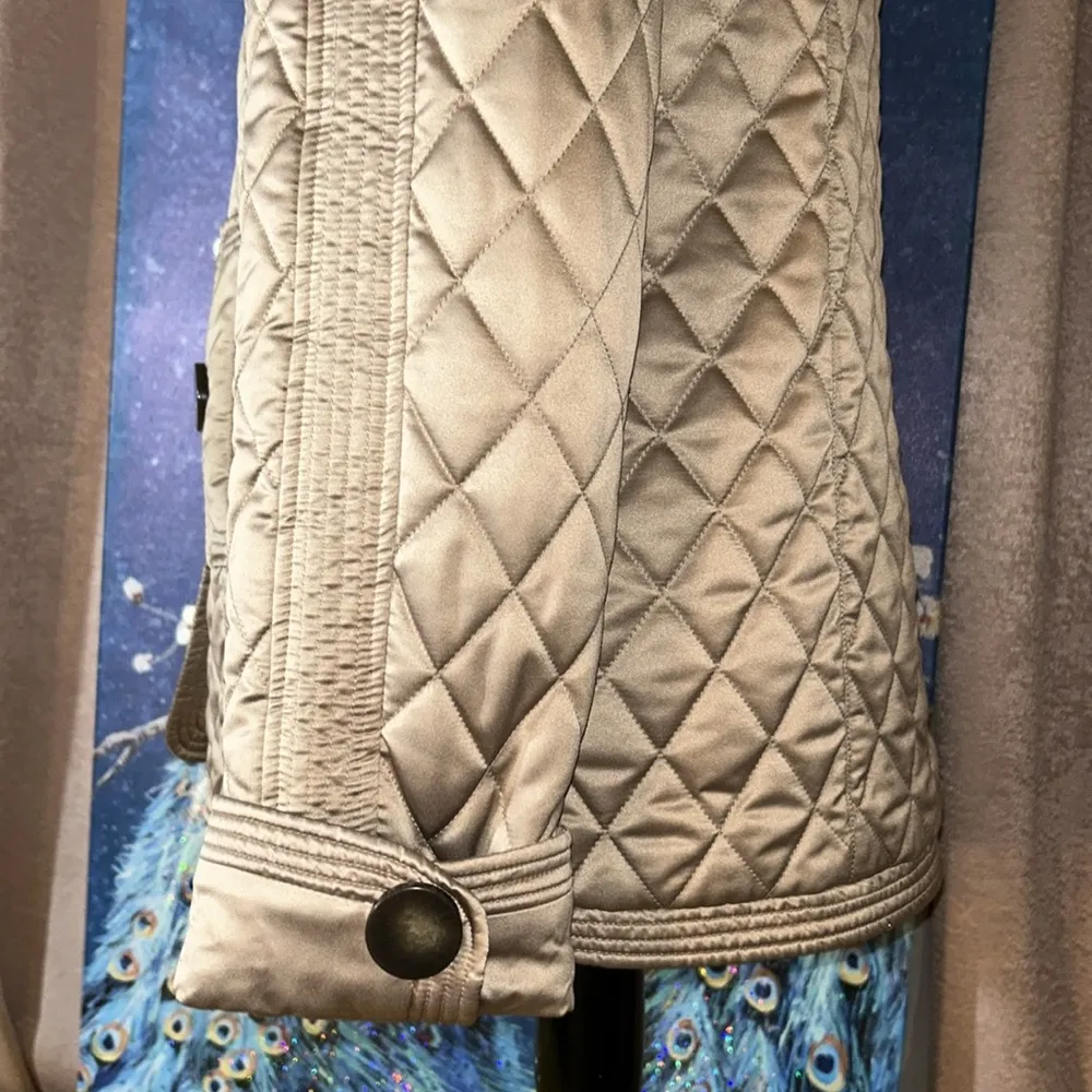 Size S Gold Quilted Jacket - Image 8