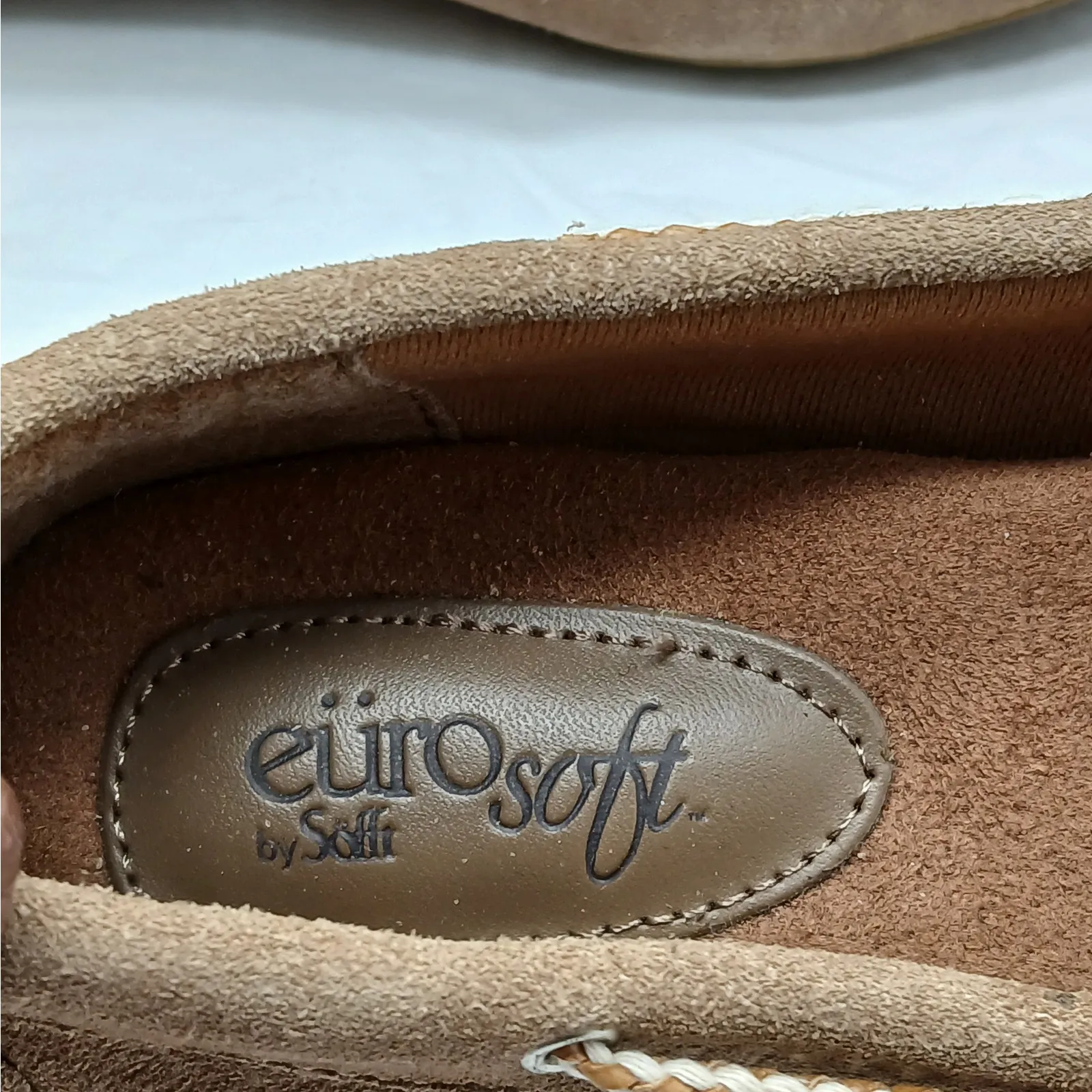 Eurosoft by Sofft Womens Loafers Shoes Size 9M Suede Tan Slip On Moc Toe - Image 4