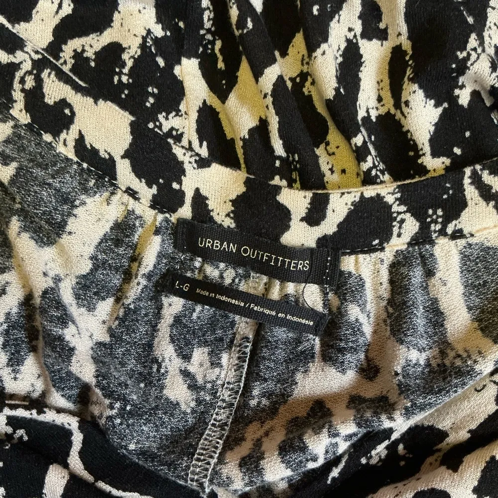 Urban Outfitters animal print lightweight beachy sweater - Image 2