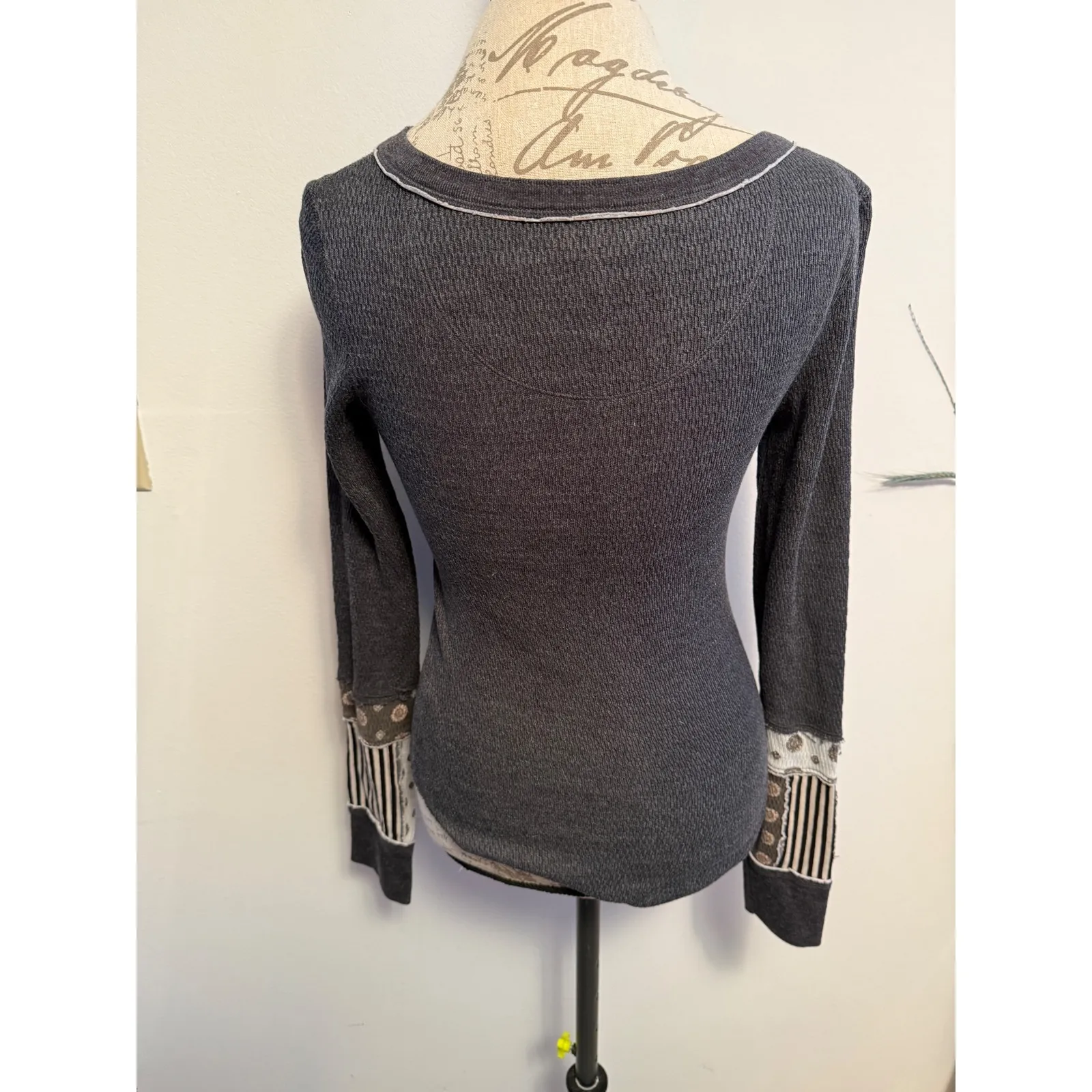 We The Free Grey Waffle Knit Henley Long Sleeve Shirt Patchwork Cuffs Size M - Image 3