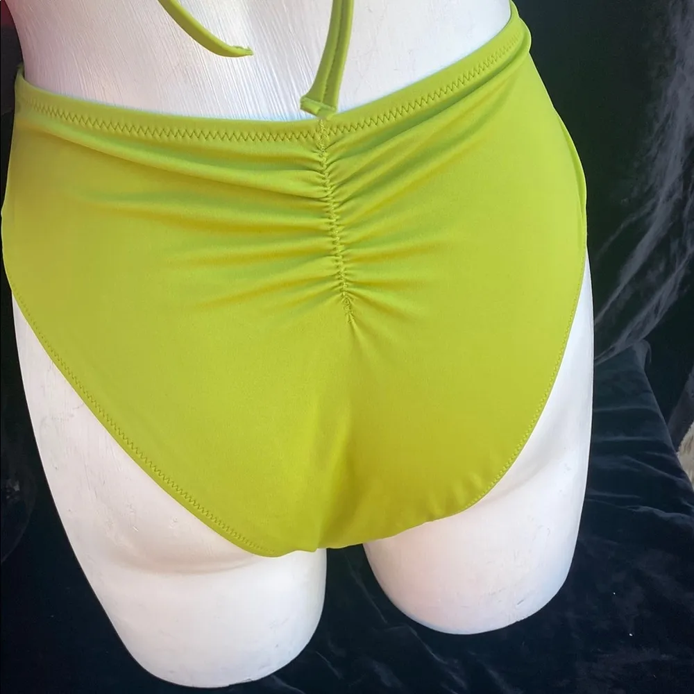 NWT  Vibrant Green Cut Out Swimsuit Strappy Tie Back Size Small - Image 4