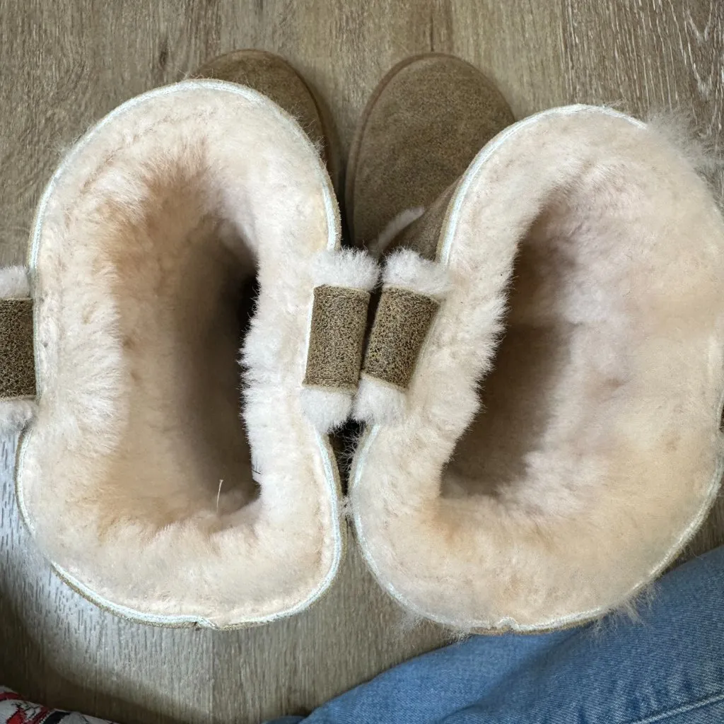 Ugg Classic Short Spill Seam Bomber Boots Chestnut 7 - Image 3