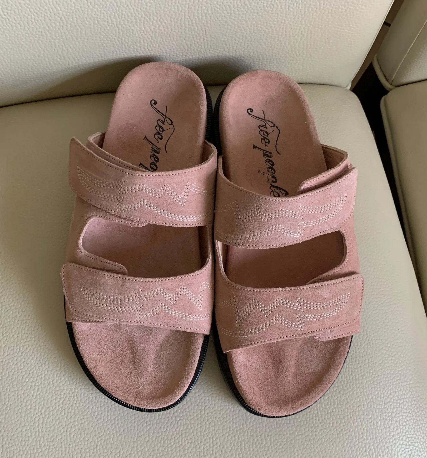 NWOB  Rooney Boho Pink Suede Footbed Sandals - Image 6