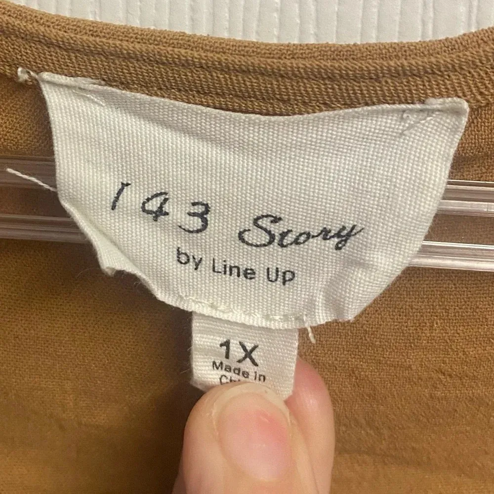 143 Story By Lineup Neutral Colored V-Neck Blouse Size 1X - Image 3