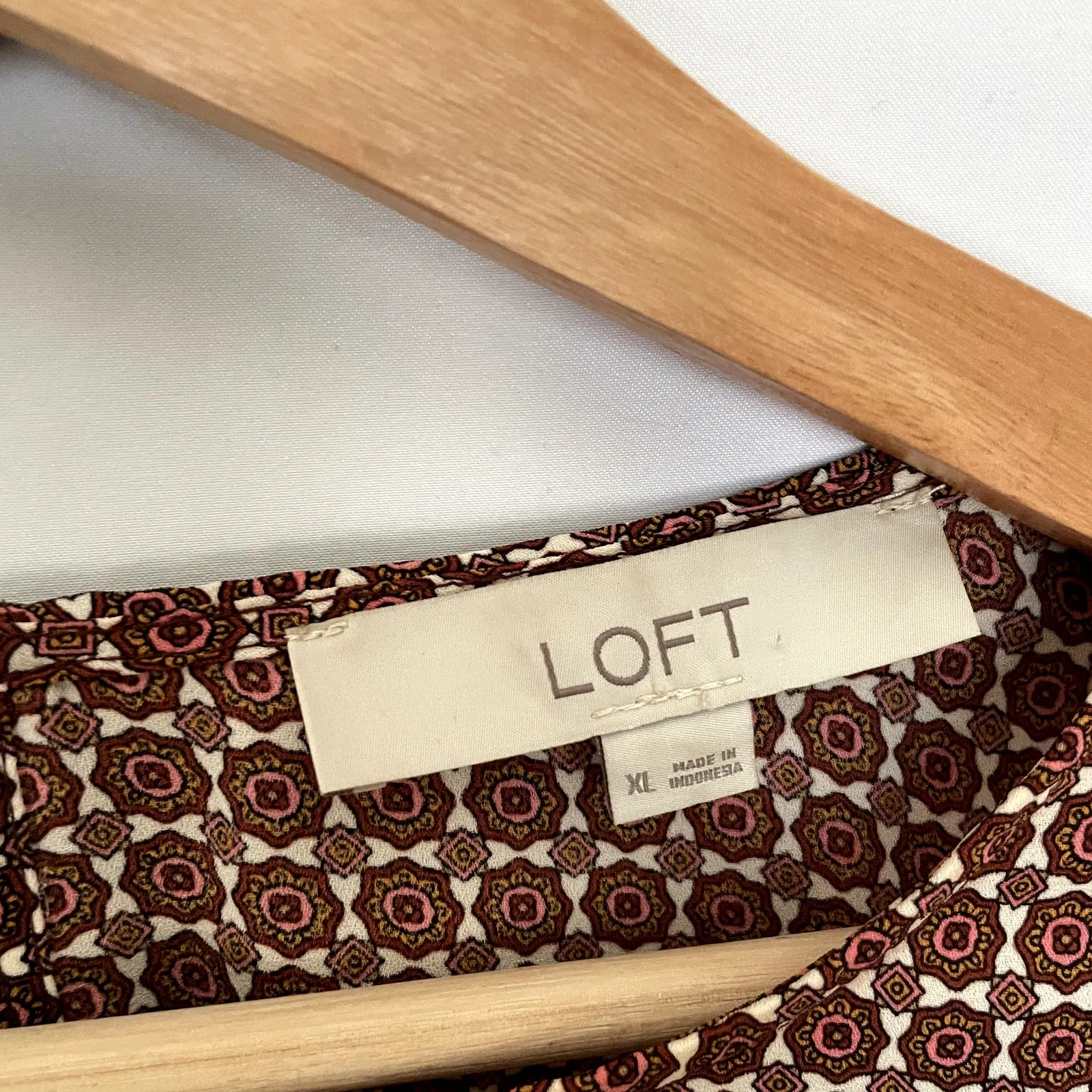 Ann Taylor LOFT brown vintage high neck long sleeved blouse women's size XL - Image 3