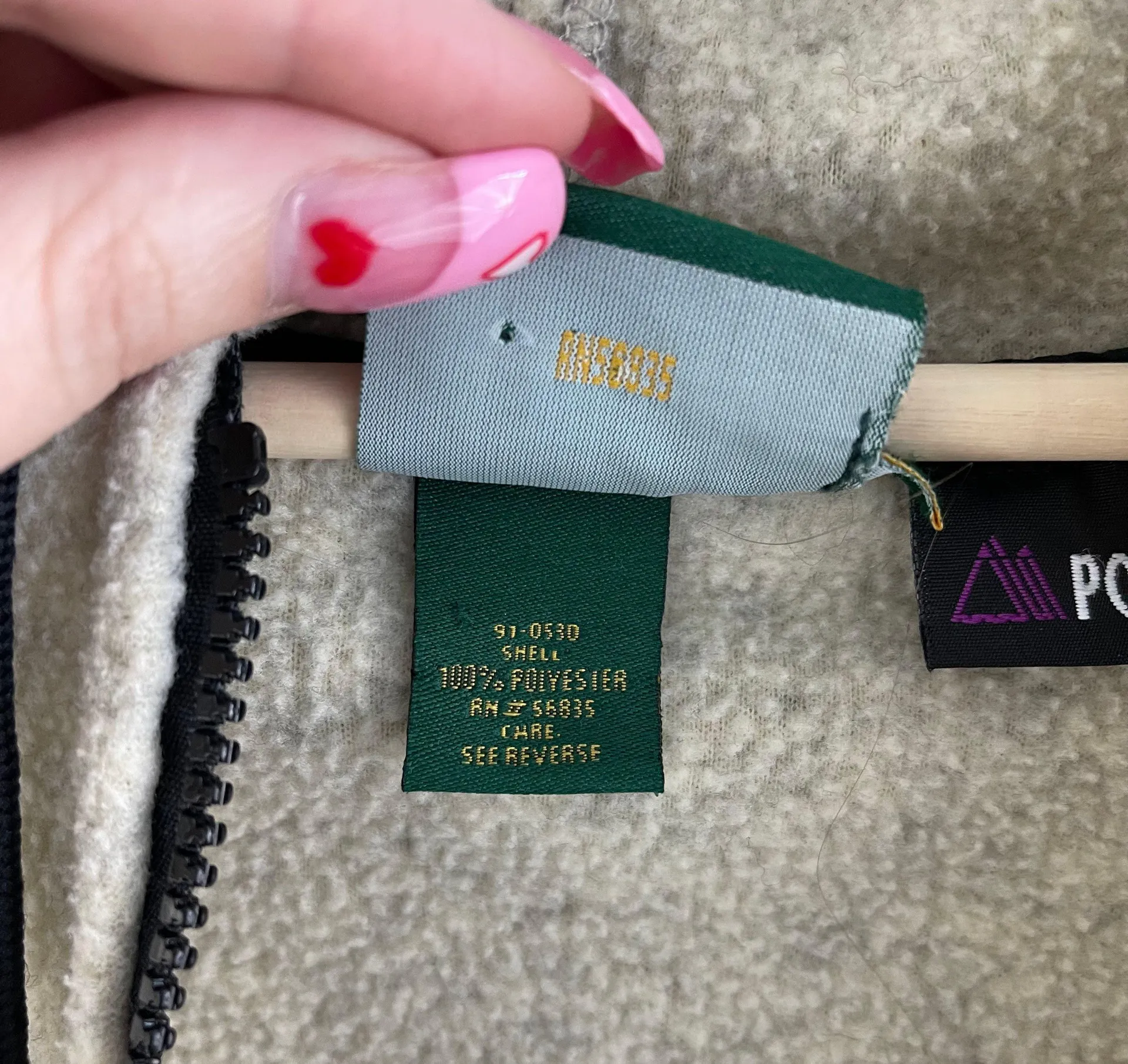 CABELA’S Vintage 90s Womens Beige Hooded Zip Up Canada Polartec Fleece Jacket - Image 8