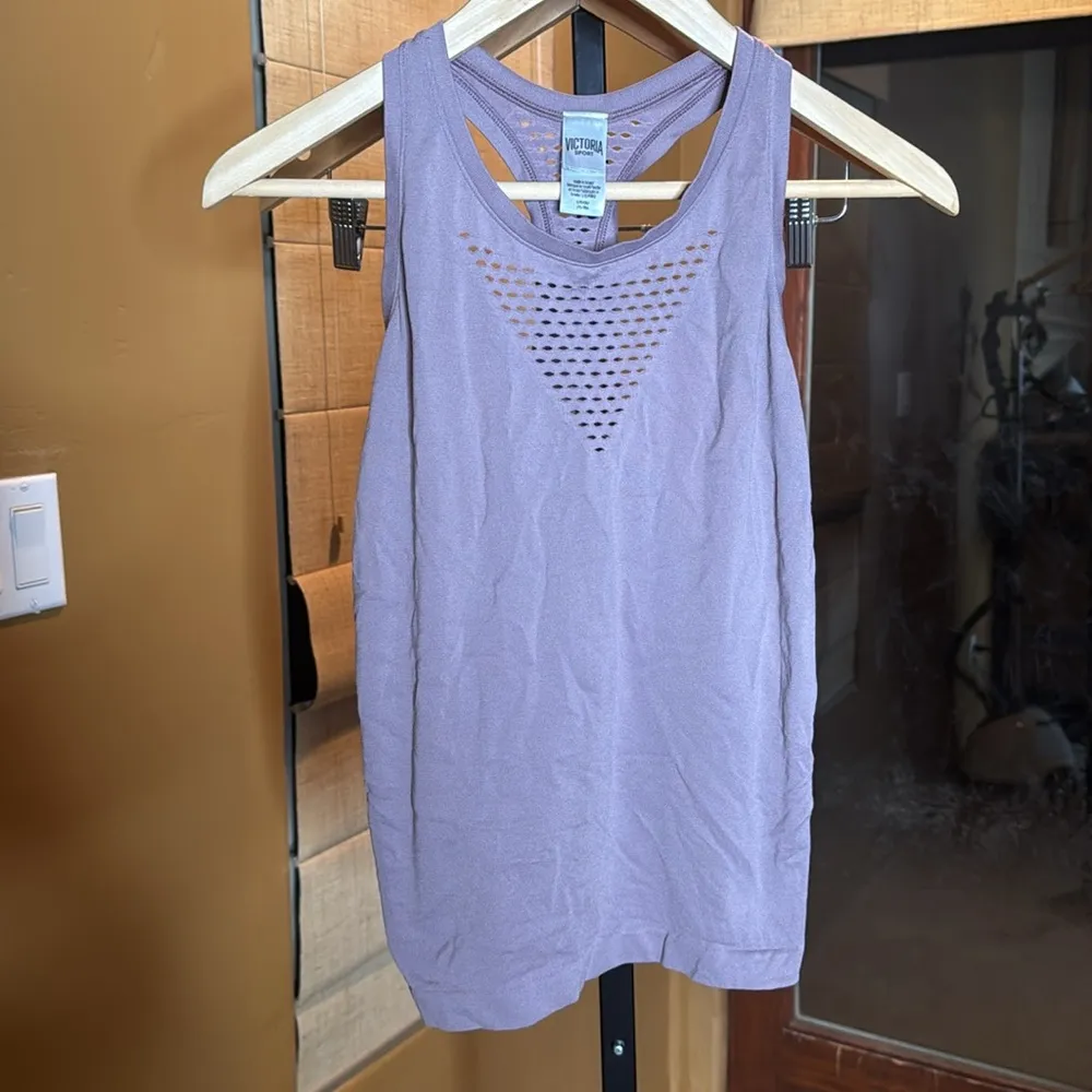 Victoria’s Secret VICTORIA SPORT Seamless Laser Cut Tank Top Size Small - Image 2
