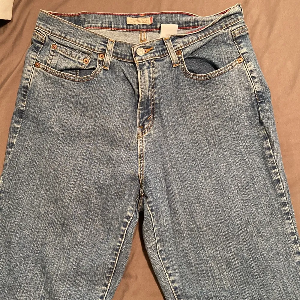 Levi’s 505 Relaxed Bootcut Jeans - Image 4