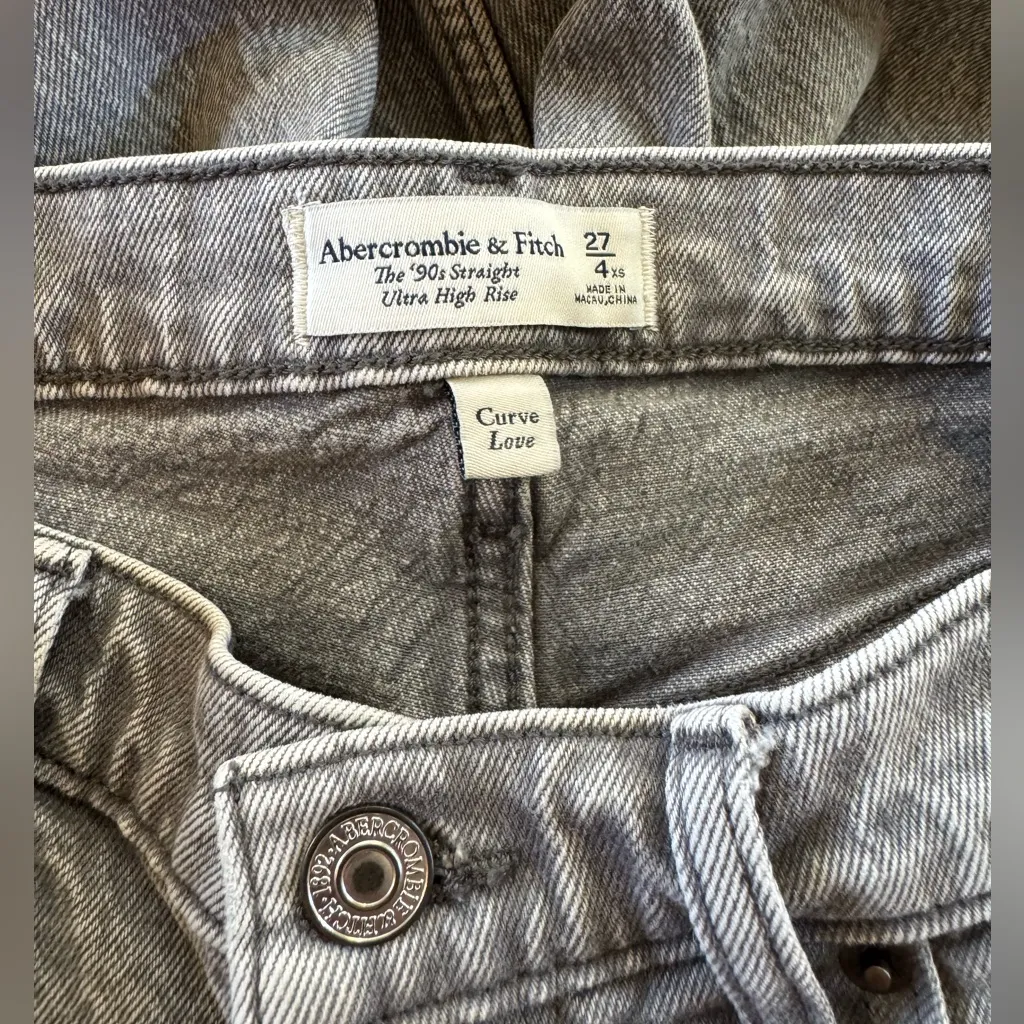 Abercrombie 90s Straight Ultra High Rise Curve Love Jeans Gray Size 27/4 - Image 3