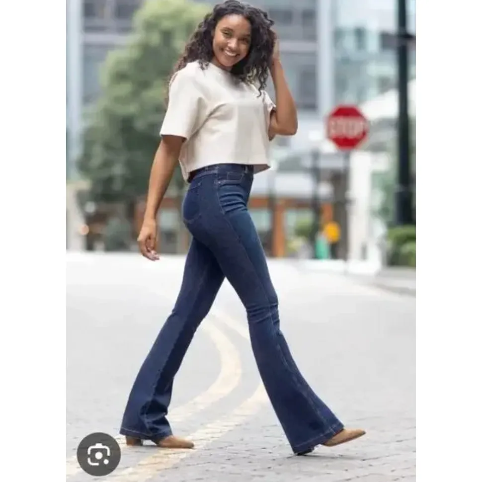 SPANX Flare Jeans in Midnight Shade Size Small - Image 4