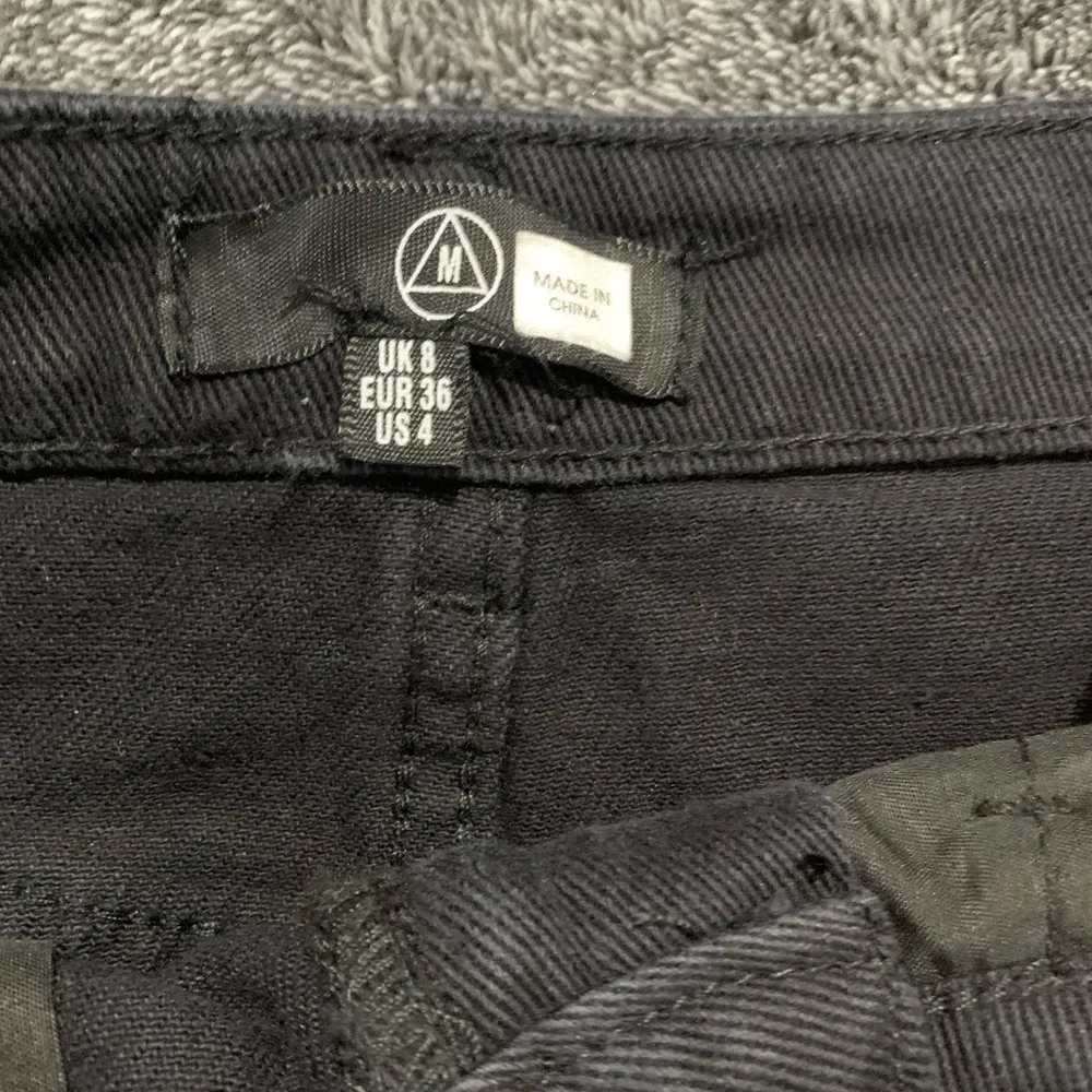 Missguided denim mini skirt black size 4 - Image 5