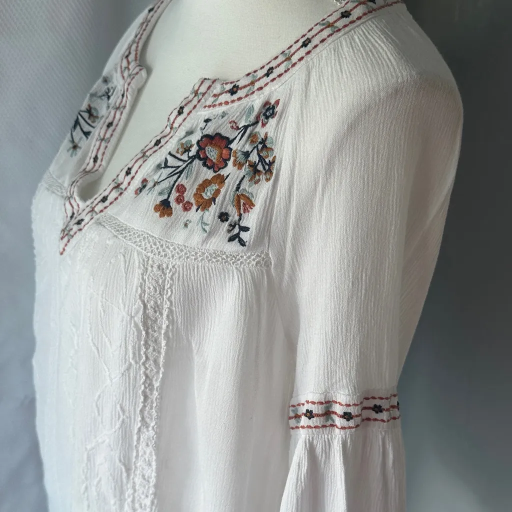 Knox Rose Ivory Blouse with Floral Embroidery - Image 4