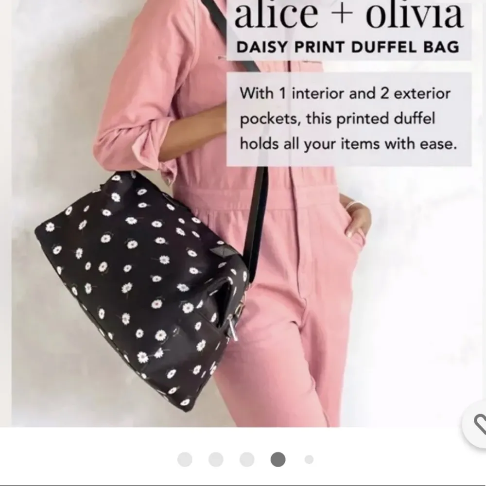 Alice + Olivia Stacey Bendet Daisy Duffel Bag Print NEW - Image 5