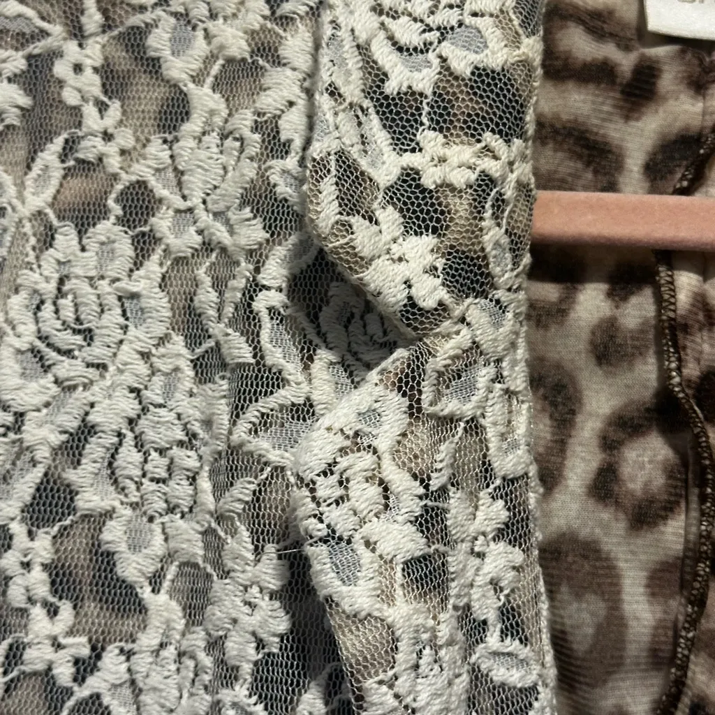 Chicos size 4 lace blazer leopard interior - Image 4