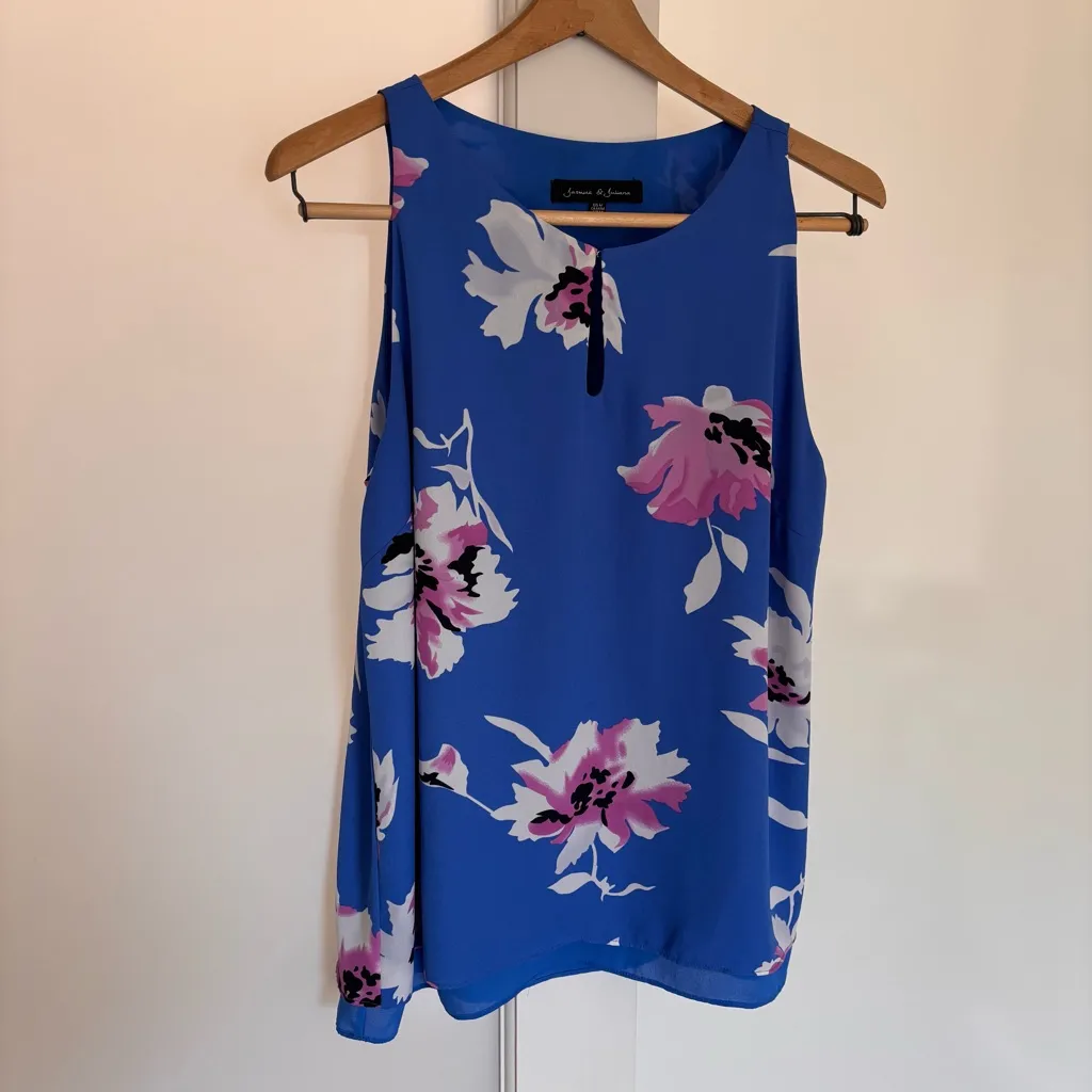 Jasmine & Juliana Blue‎ With Tropical Flowers Top Sleeveless Blouse - Image 3