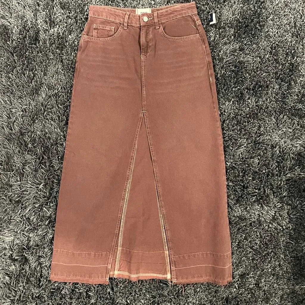 🌸NWOT URBAN OUTFITTERS BDG BROWN MAXI DENIM SKIRT SIZE SMALL 🌸 - Image 2